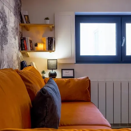 Honore - Terracotta Apartment